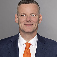  Jens-Uwe Heuer-James
