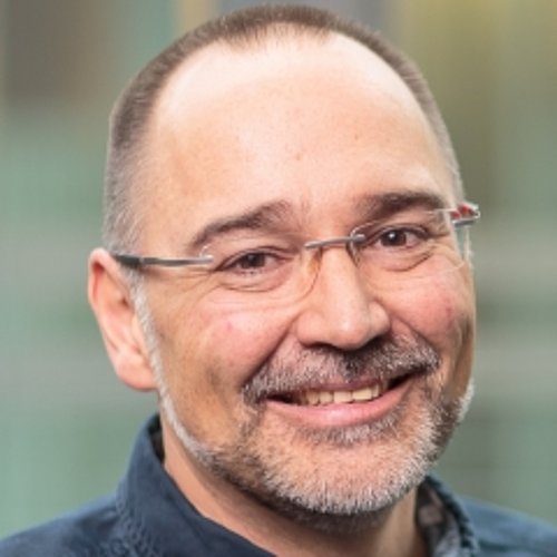 Sven  Leukert