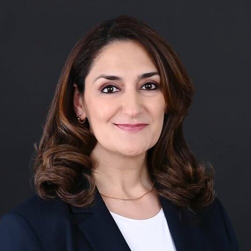  Azadeh Eshaghi
