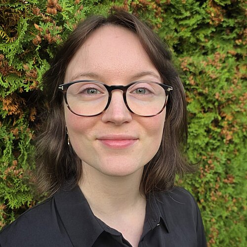  Louisa Guhl