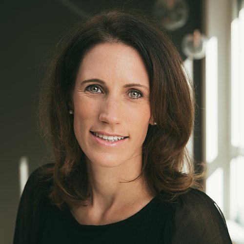  Andrea  Hartmair