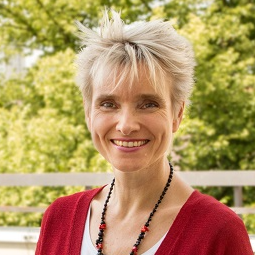 Prof. Dr. Petra Drewer